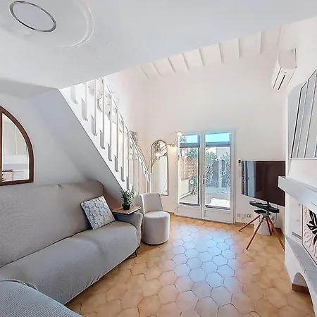 Des Oliviers By Interhome